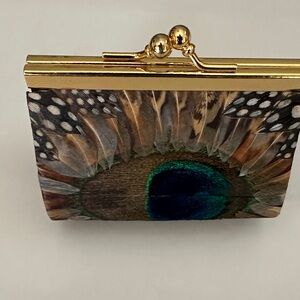 Elegant Feather Coin purse with Gold Accents
